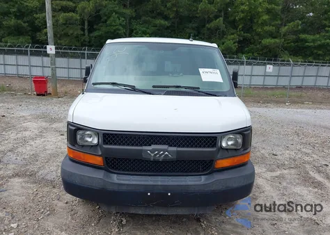 2014 Chevrolet Express 2500 Work Van z USA, uszkodzony, nr VIN 1GCWGFCA1E1160368
